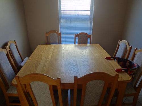 Nice 8 Seater Oak Table and Chairs!