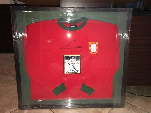 1966 REPLICA WORLD CUP FRAMED SHIRT SIGNED BY EUSEBIO