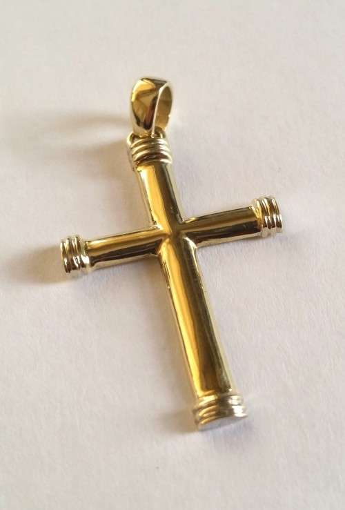 *Exclusive Jewelry*9ct Yellow Gold Cross Pendant