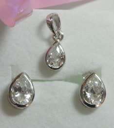 925 Sterling Silver 1.25ct CZ Pendant and Earring Set