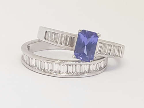 0.54ct Tanzanite and Baguette Diamonds set in 18K White Gold