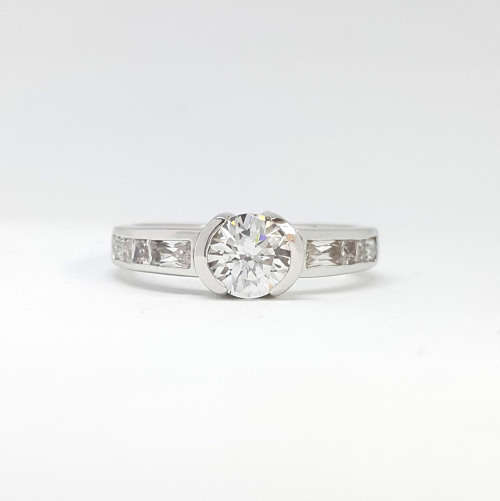 Miss Jewels -1.75ctw Cubic Zirconia Engagement Ring in 925 Sterling Silver - Size N