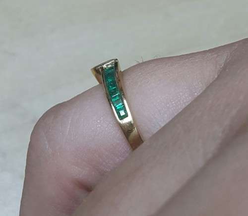 Diamond and Emerald Ring in 18k Yellow Gold- Size M