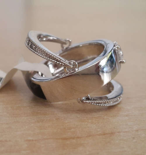 ** REVERSIBLE ** Ring with 2 different looks- Size 5-10