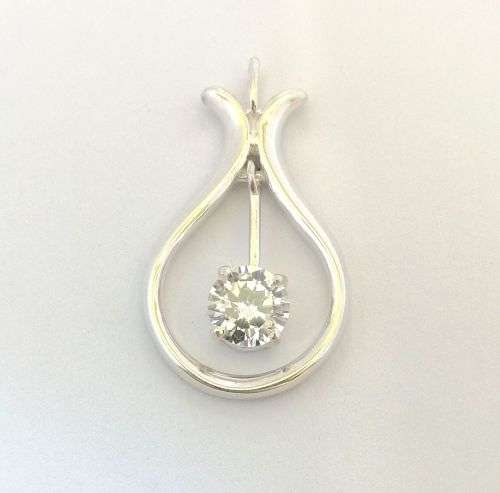 0.75ctw CZ Swinging bar Pendant in Silver