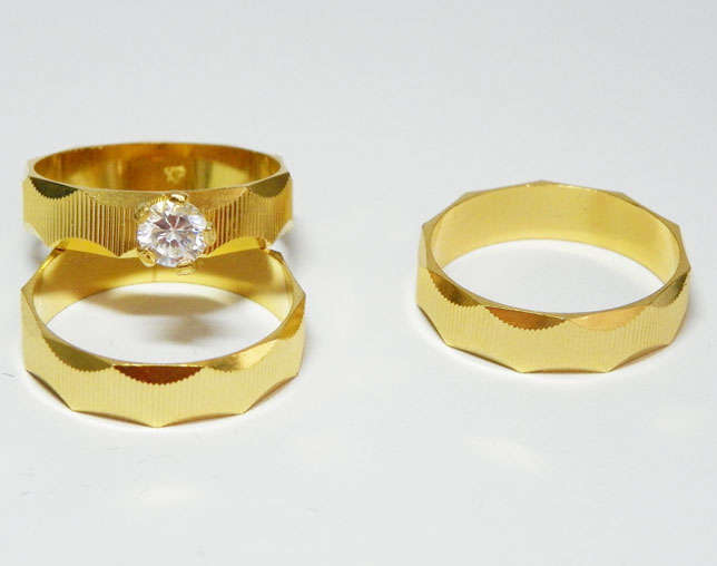 His and Her Wedding Set In Yellow Gold Plating