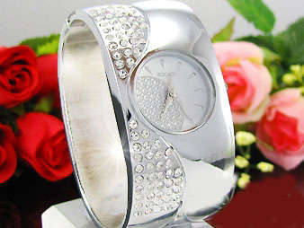 **ABSOLUTELY STUNNING** CZ Broad Band Watch** ADD THIS SPARKLING ITEM TO YOUR COLLECTION**