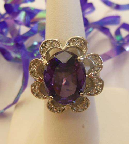 6.50ct Purple Amethyst CZ Flower Dress Ring**Size 8