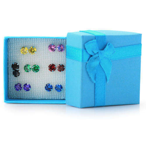 7 Pairs of Stud Earrings in 925 Sterling Silver