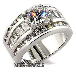 **Eye-blinder** Sparkling 2ct wedding set**Size 8.5**Absolutely Gorgeous