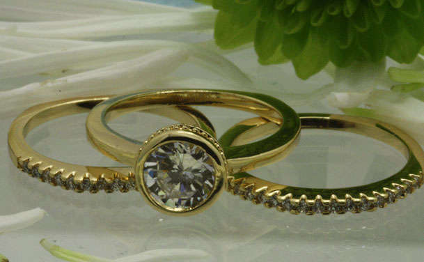 Size 8**Stunning 1.50 ct 3-piece wedding set