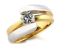 **0.65 ct cz**Stunning wedding ring in gold tone**