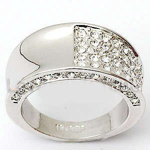 **Size 6.5**Gorgeous broad band with ample sparkle**