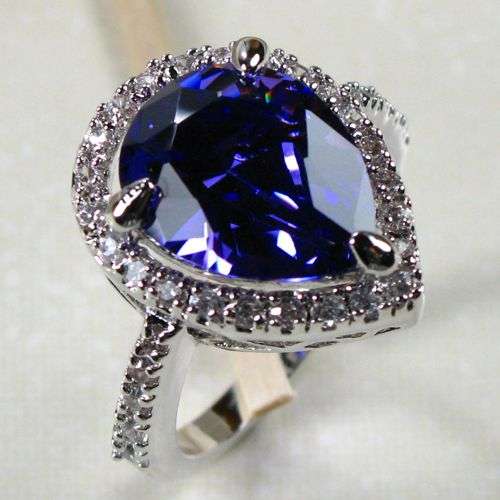 **925 STERLING SILVER**Beautiful pear shaped amethyst & diamond dress ring