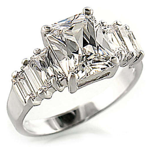 **LAST CHANCE**The ideal engagement ring in 925 sterling silver**2.50 ct's of sparkle**Size 10**