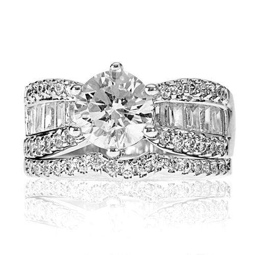 *STUNNING**2-Piece Wedding set with ample sparkle**2.50ctw**Size 8-10**