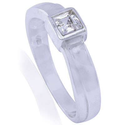 ***SPARKLING***925 Sterling Silver Simulated Diamond Wedding Band***Size 8***