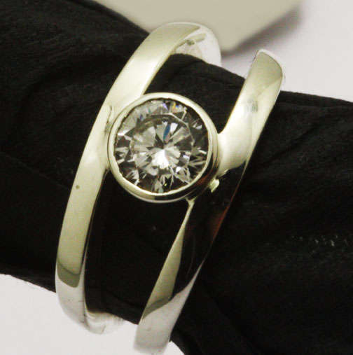 **CD DESIGNER JEWELRY**925 Sterling Silver**1.00ct Round Cut Simulated Diamond**Size P / 7.75