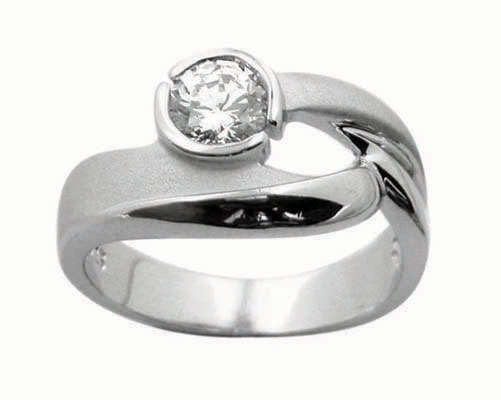 ***LAST CHANCE***925 Sterling Silver***Stunning 0.85ct Simulated Diamond Engagement Ring***Size 9**