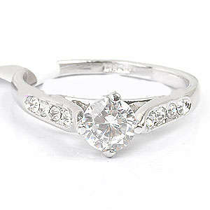 ***STUNNING***Solitaire Round cut CZ Engagement Ring***