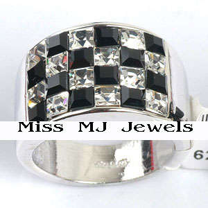 **GORGEOUS**Onyx and Clear CZ Dress Ring**Size 6**