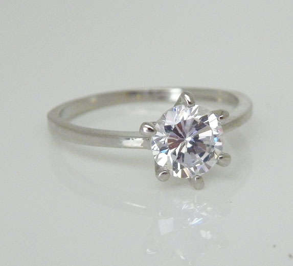 **Solitaire**Round Cut CZ Engagement Ring**Size 8*