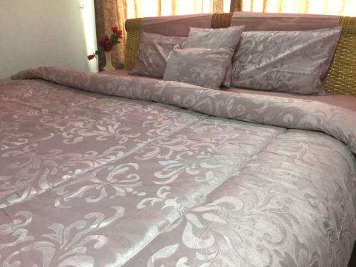 NEW 8 Piece Charming Pale Pink Designer Comforter Set Polyester Queen Size