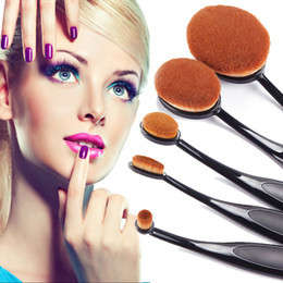 NEW 7-Pc Makeup Set with 5 Toothbrush Oval Brushes, 1 Puff & 1 Sponge in Black Box