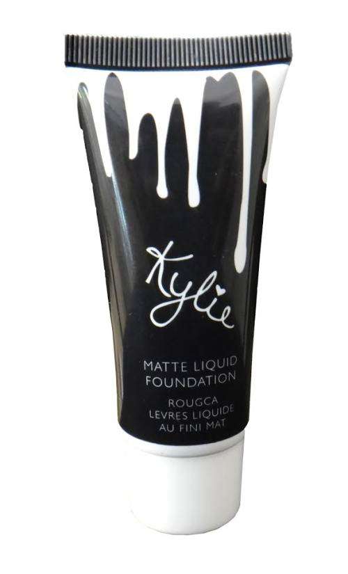 Kylie Matte Liquid Foundation 30ml FREE Kylie Eyeliner Pencil