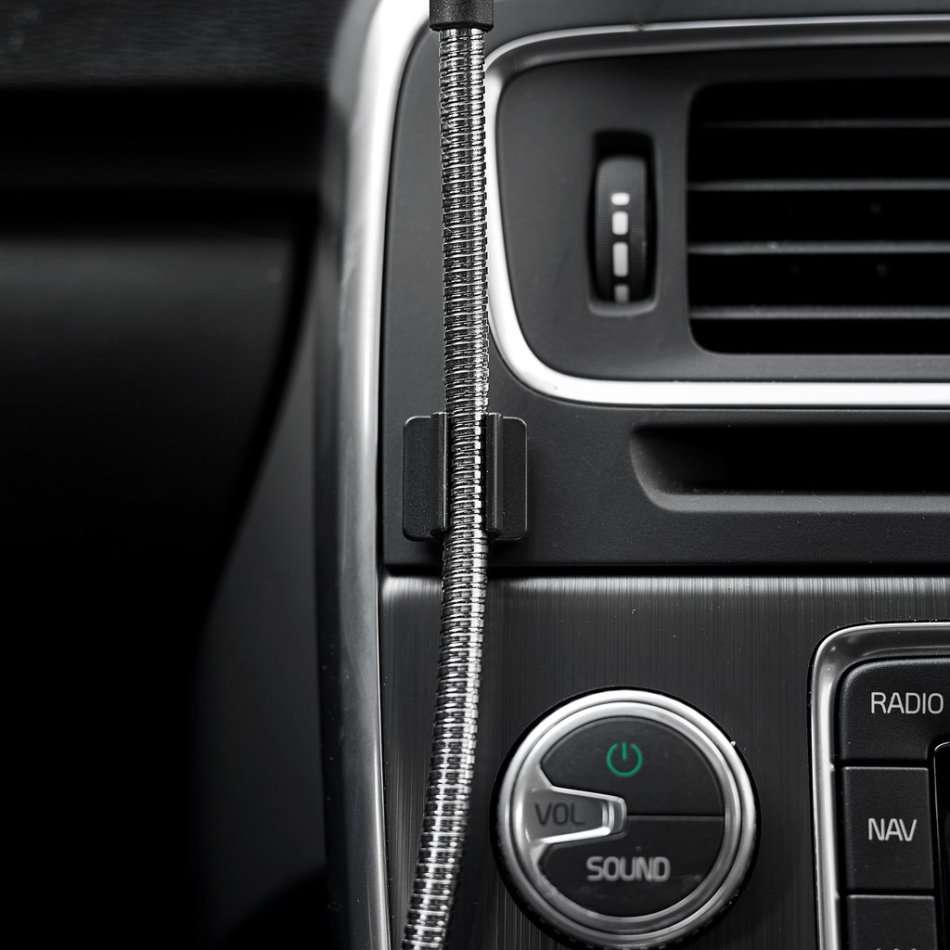 Fuse Chicken BOBINE AUTO Flexible Car Dock for iPhones