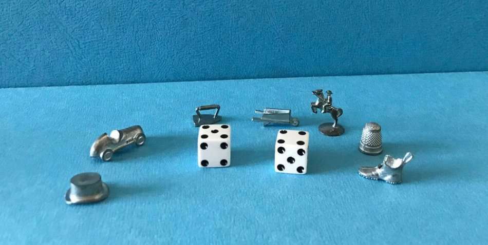 MONOPOLY PROPERTY TRADING GAME FROM PARKER BROTHERS