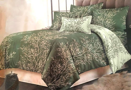 5pc Queen Green and Cream Comforter Set