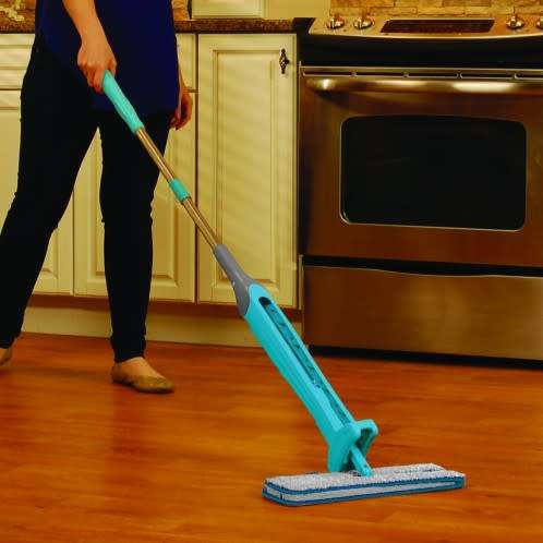 Switch 'N' Clean Mopping Stick - Self-Wringer Avoiding Dirty Hands