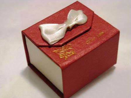 Red Magnetic Ring Box