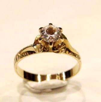 Vintage 9ct Solid Yellow Gold Ring