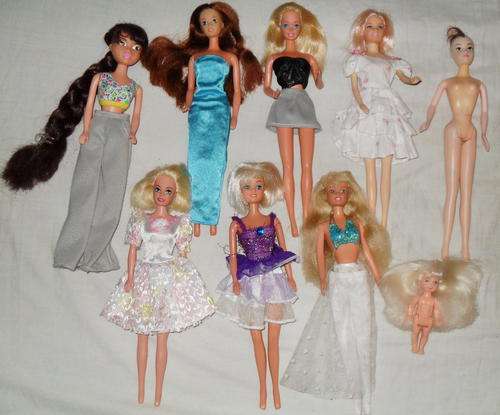 Barbie & friends (9 dolls)