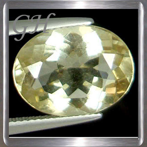Natural Labradorite Pale Yellow 2.70ct Oval Cut, Dazzling Gemstone