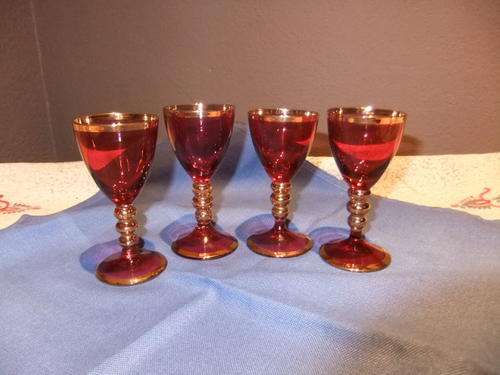 R1 -  Beautifull Gold rimm Plated Red Tiny Glasses