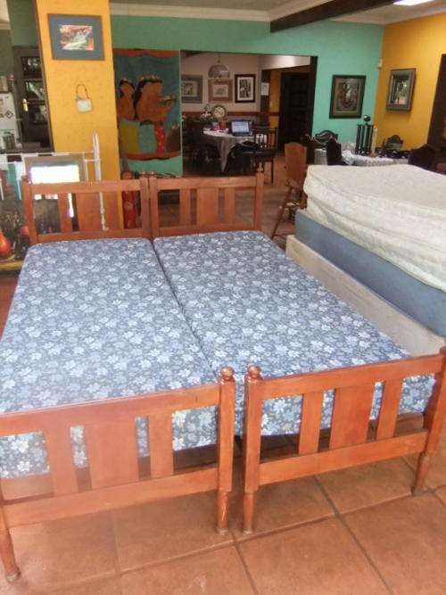 R50!!- 2 x Beautifull stinkhout single beds complete..Ancient!