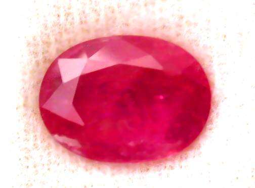 Madagascan Ruby,    Carmine Pink.   Oval.    4.830cts