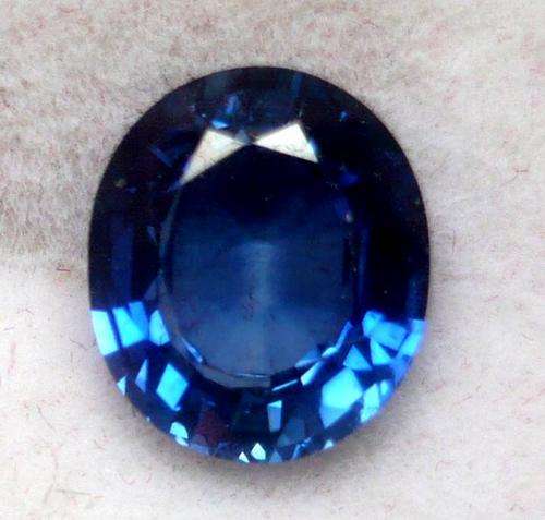 STUNNING  KASHMIR BLUE SAPPHIRE.  WEIGHT 1.450CTS    HIGH VALUE ITEM!