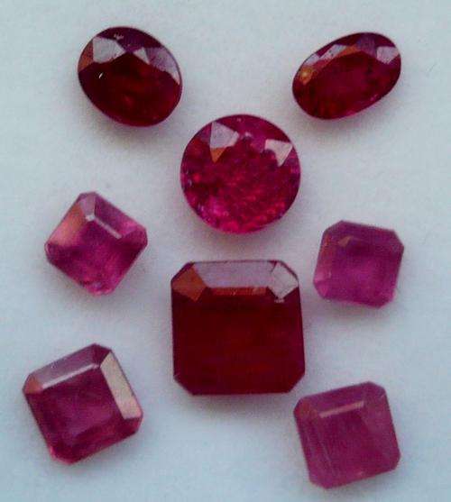 STUNNING SET OF 8 CRIMSON RED RUBIES...  OCTAGON+ other CUT 4.560CTS