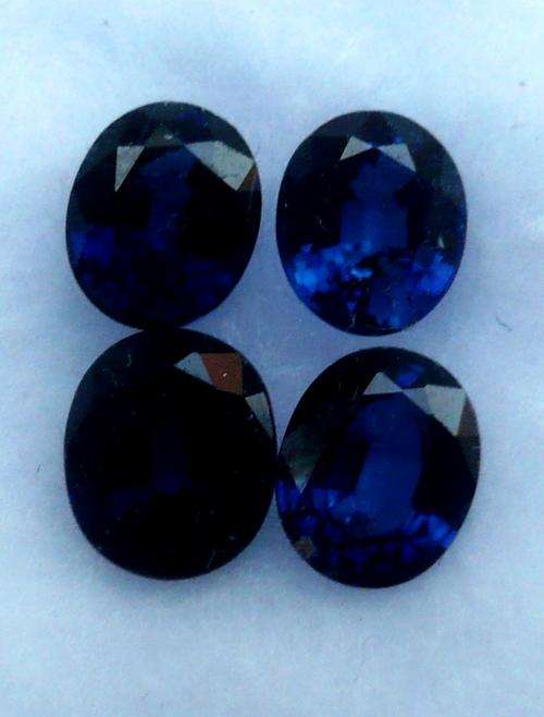 STUNNING SET OF 4  KASHMIR BLUE SAPPHIRES.  TOTAL WEIGHT 3.120CTS    HIGH VALUE ITEM!