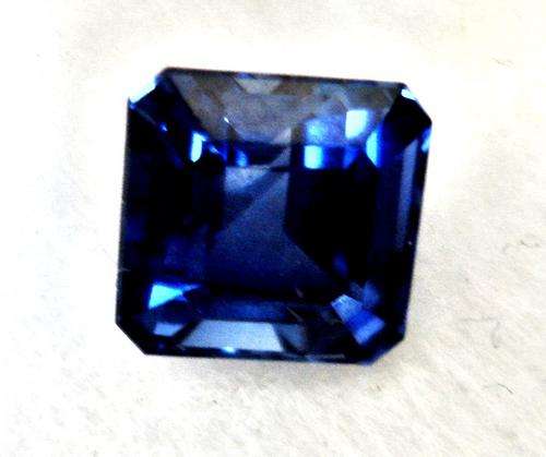 STUNNING  KASHMIR BLUE SAPPHIRE.   WEIGHT 3.65CTS    HIGH VALUE ITEM!