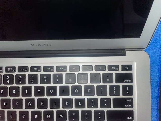 Apple MacBook Air 13` A1466 Intel i5 5250U 1.60GHZ 13` 256Gb