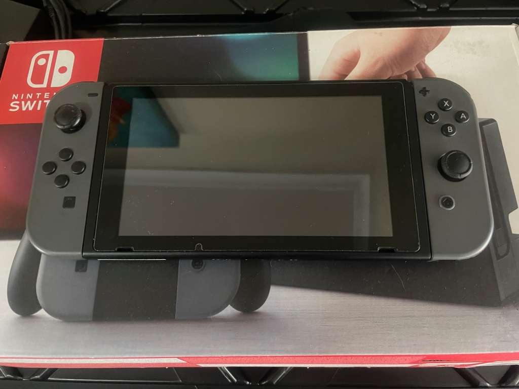 Nintendo switch V1 ( FW 16.0.3 ) + 64GB SD card
