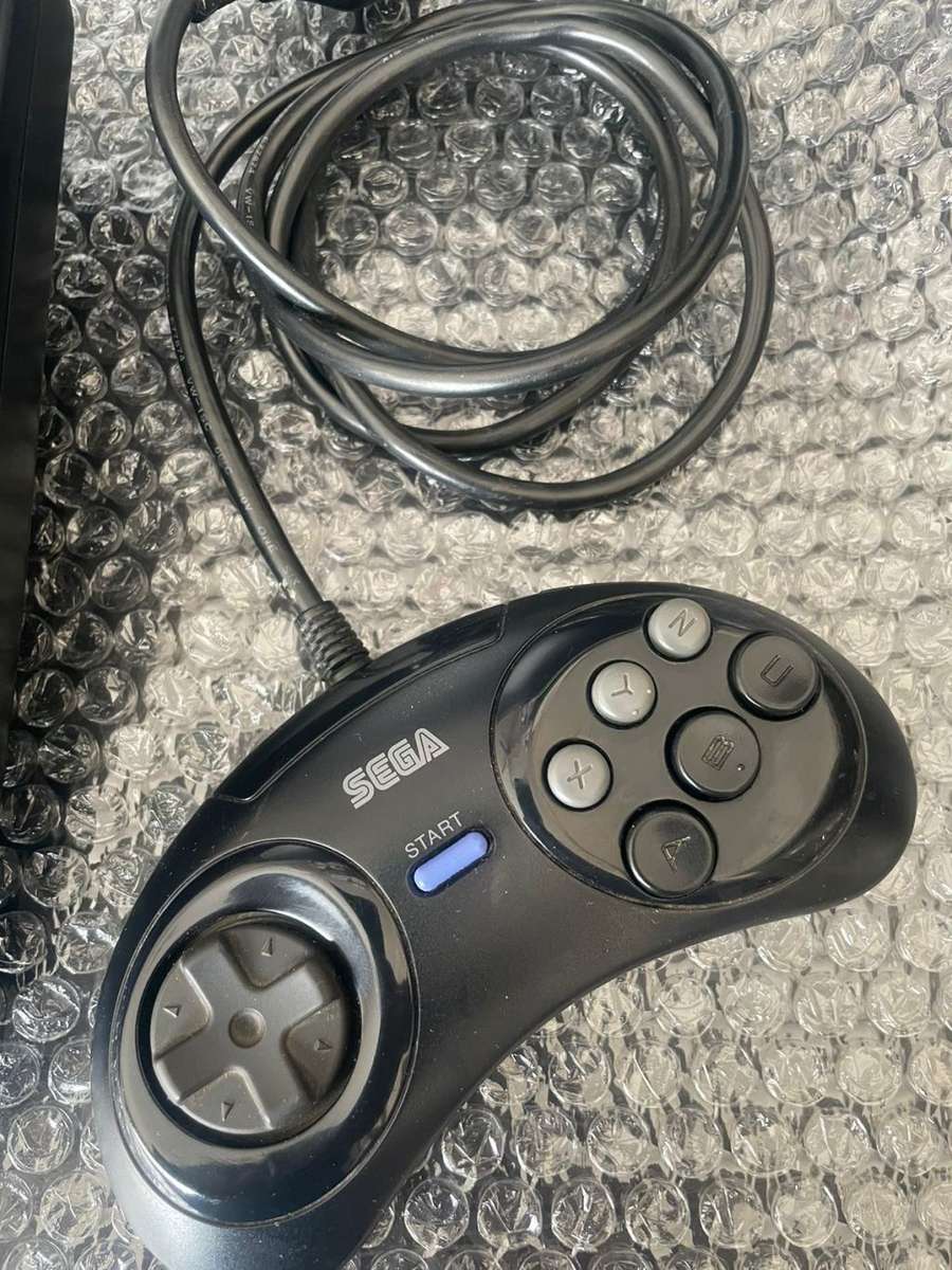 Original SEGA Mega Drive II Console + 6 Button Control Pad (PAL)