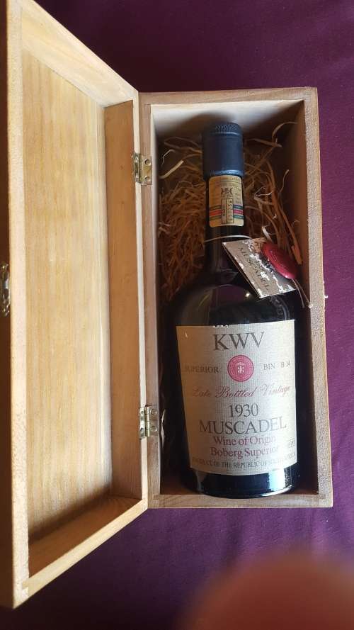 VINTAGE KWV 1930 MUSCADEL SUPERIOR BIN B14 COLLECTORS WINE.