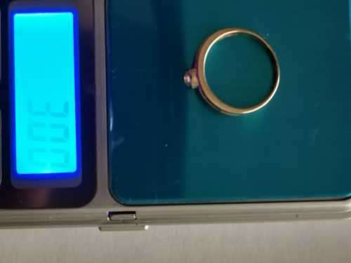 Gold 9ct daimond ring daimond is H .Vvs1 0.35ct