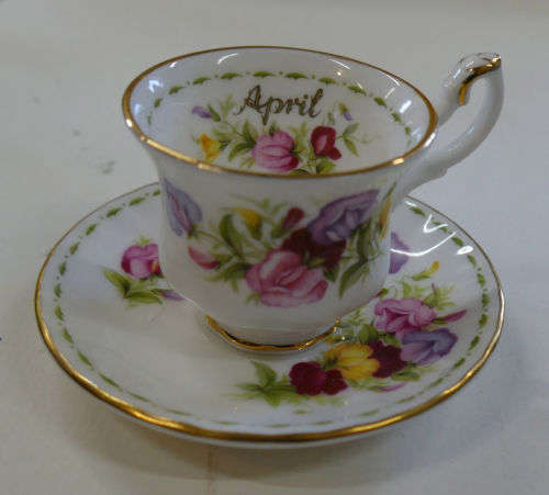 Royal Albert Flower of the Month - April - Miniature